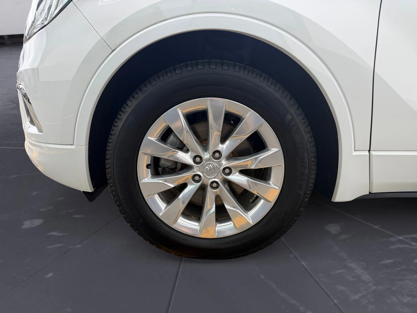 Used 2017 Summit White Buick Essence image 41
