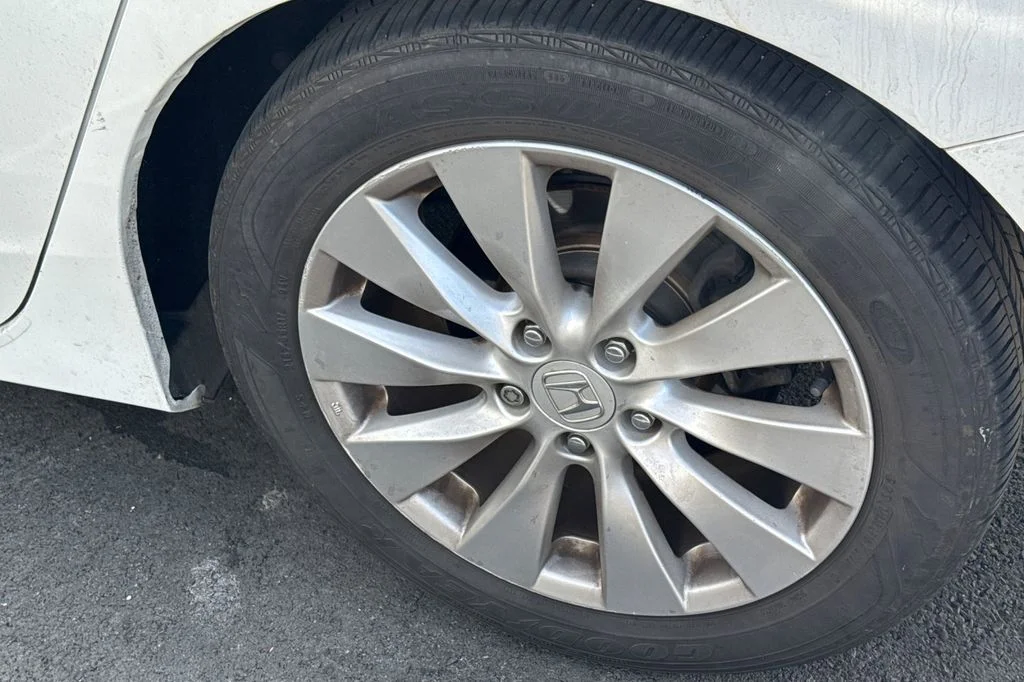 Used 2015 White Honda EX-L image 4