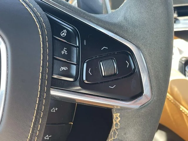 Used 2022 Red Chevrolet Stingray image 22