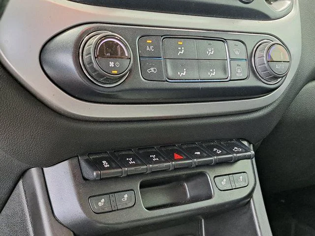 Used 2019 White Chevrolet ZR2 image 18
