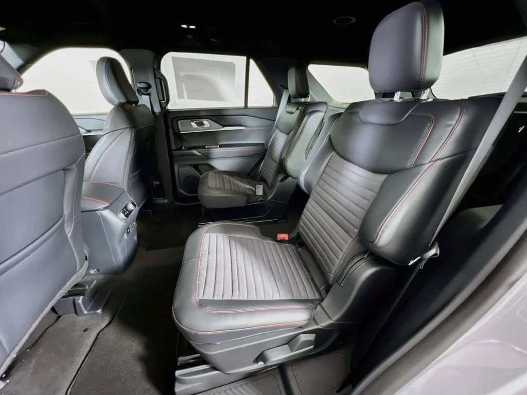 New 2026 Space White Metallic Ford ST-Line image 29