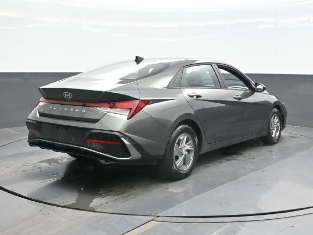 Used 2025 Gray Hyundai SE image 9
