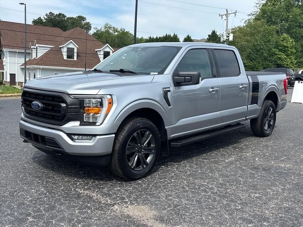 Used 2023 Silver Ford XLT image 3