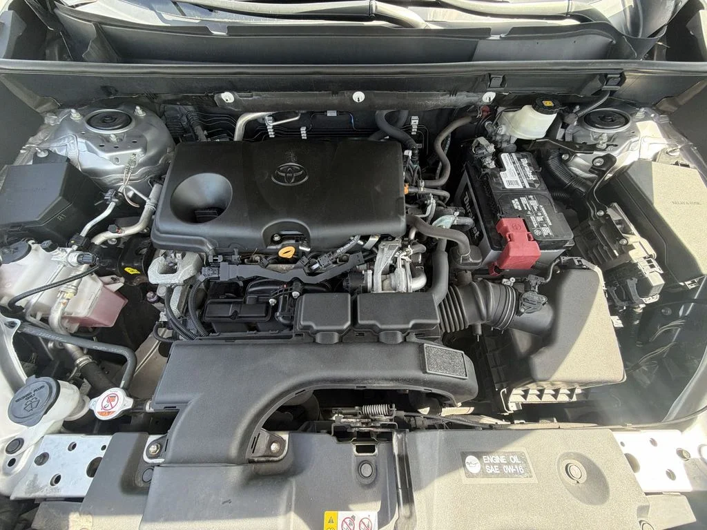 Used 2021 Silver Toyota XLE image 37