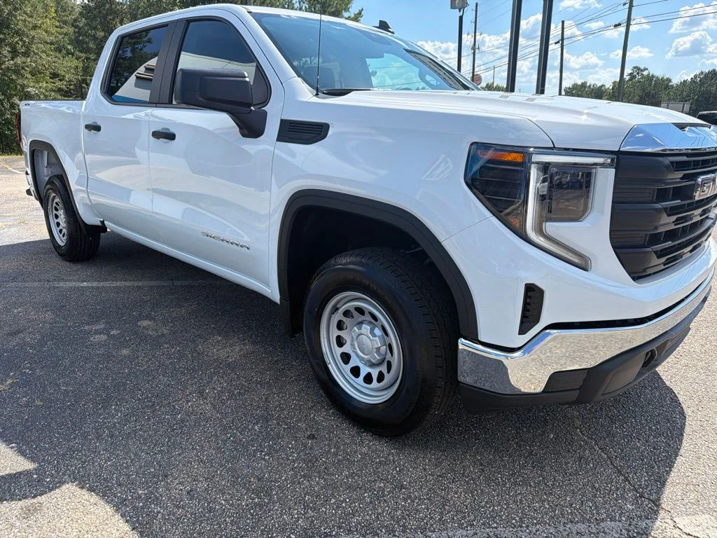 New 2026 Summit White GMC Pro image 7