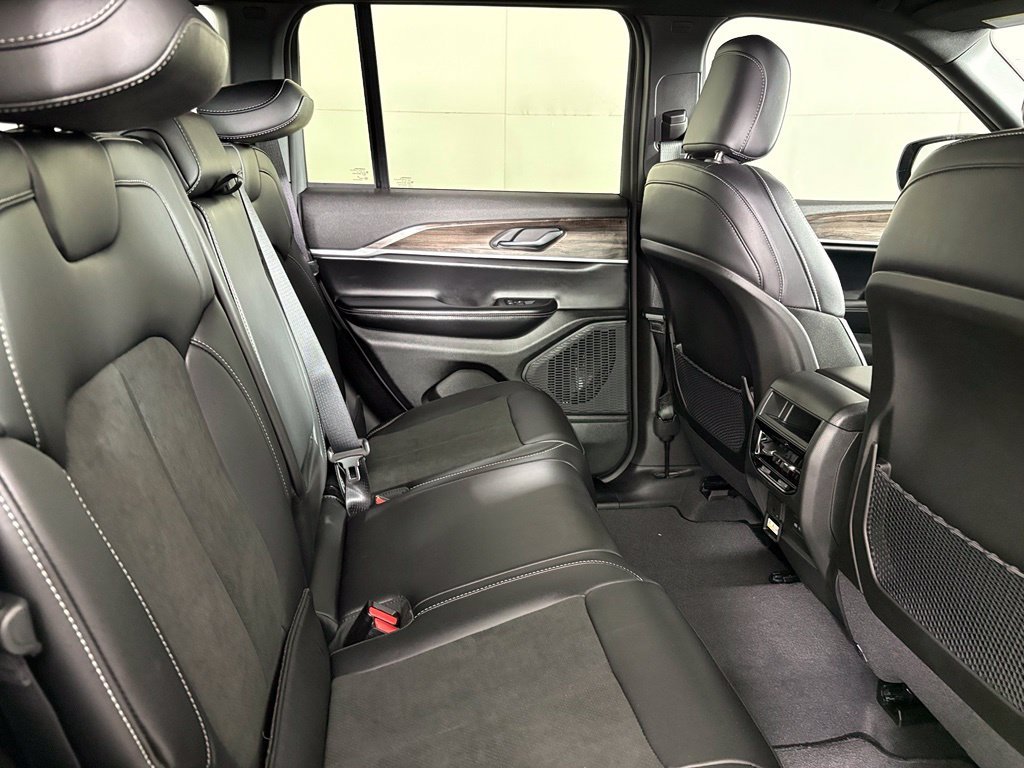 New 2027 Sting-Gray Clear-Coat Paint Jeep Altitude image 17