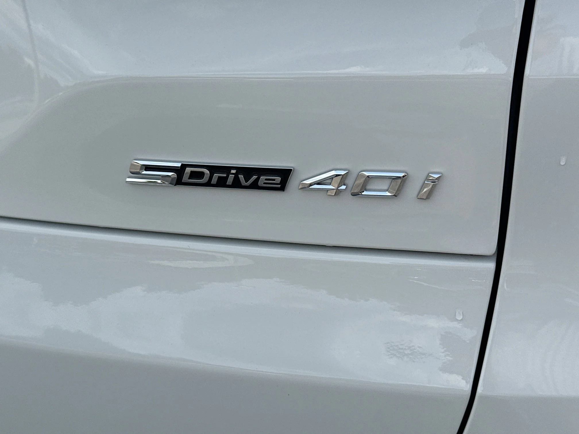 New 2026 Alpine White BMW sDrive40i image 11