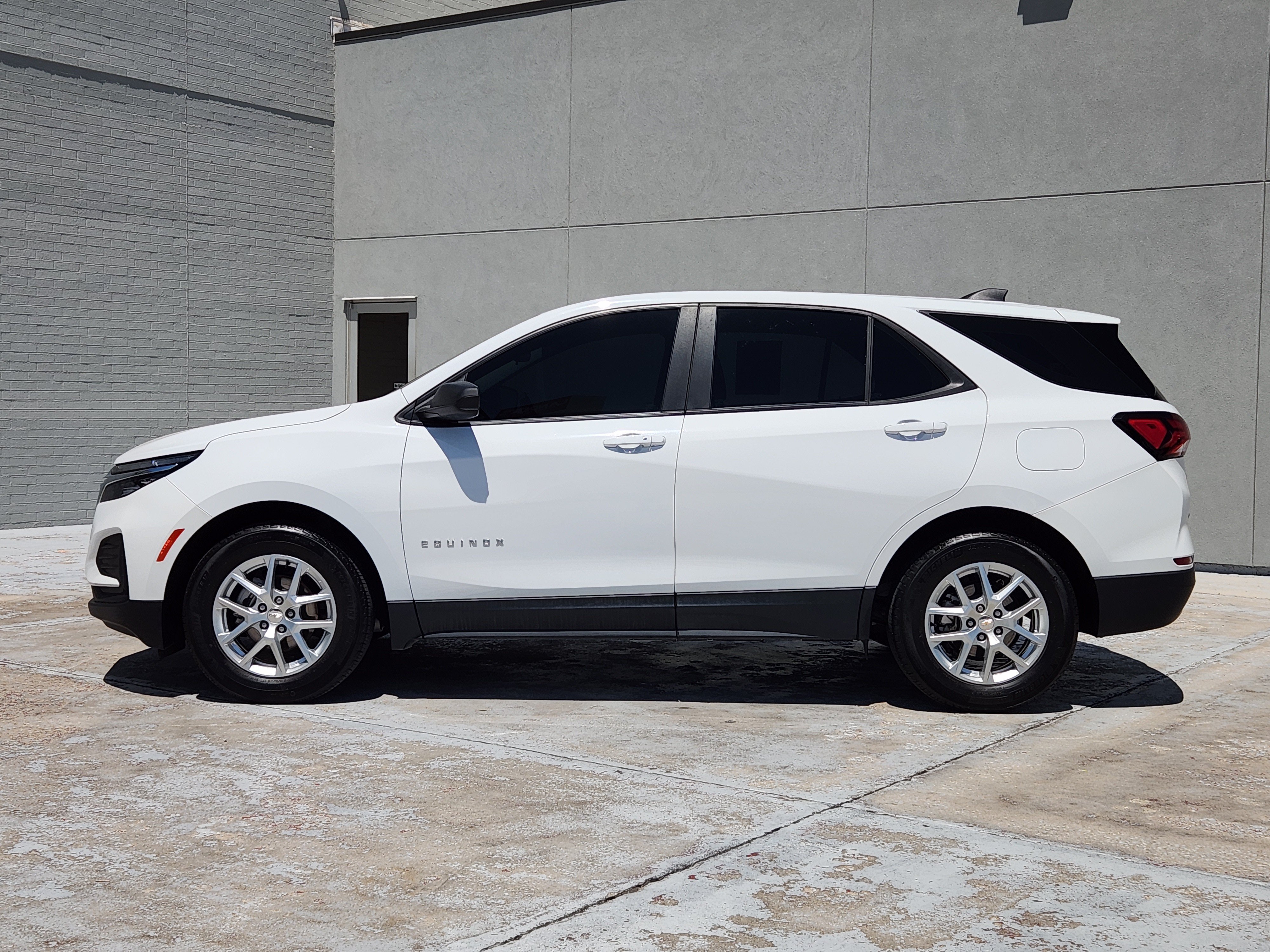 Used 2024 Summit White Chevrolet LS image 5