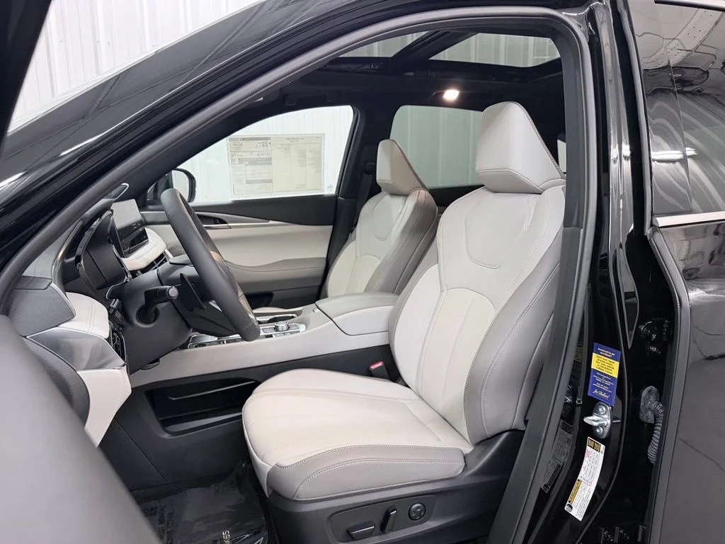 New 2027 BLACK OBSIDIAN INFINITI Luxe AWD image 14