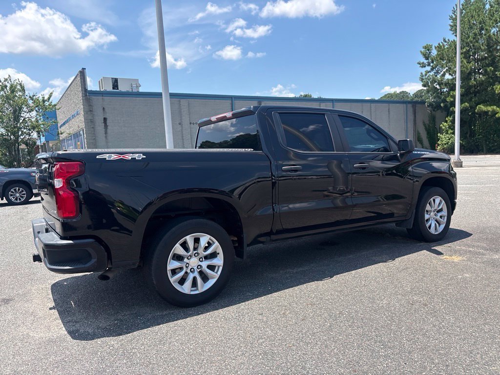 Used 2022 Black Chevrolet Custom image 15