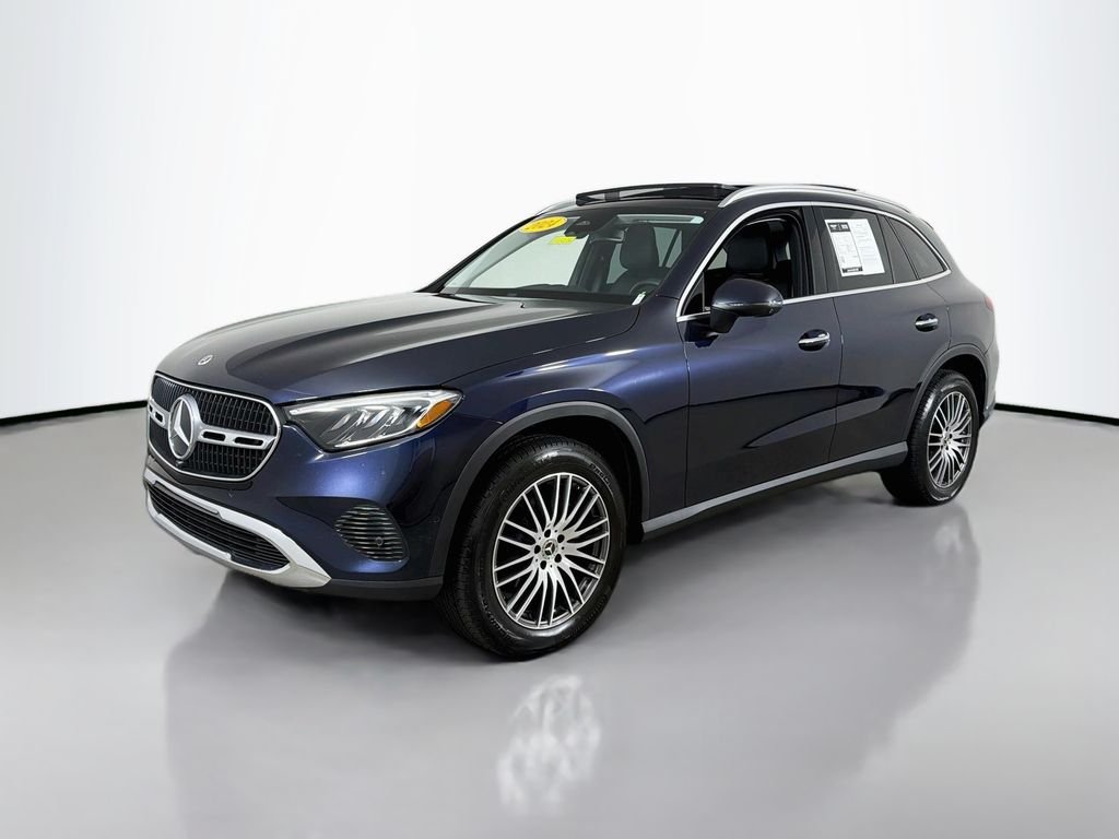 Used 2024 Nautical Blue Metallic Mercedes-Benz 300 image 3