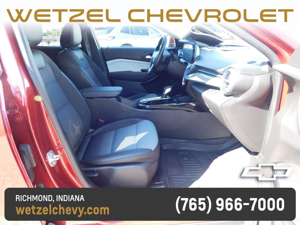 Used 2025 Red Chevrolet LT image 16