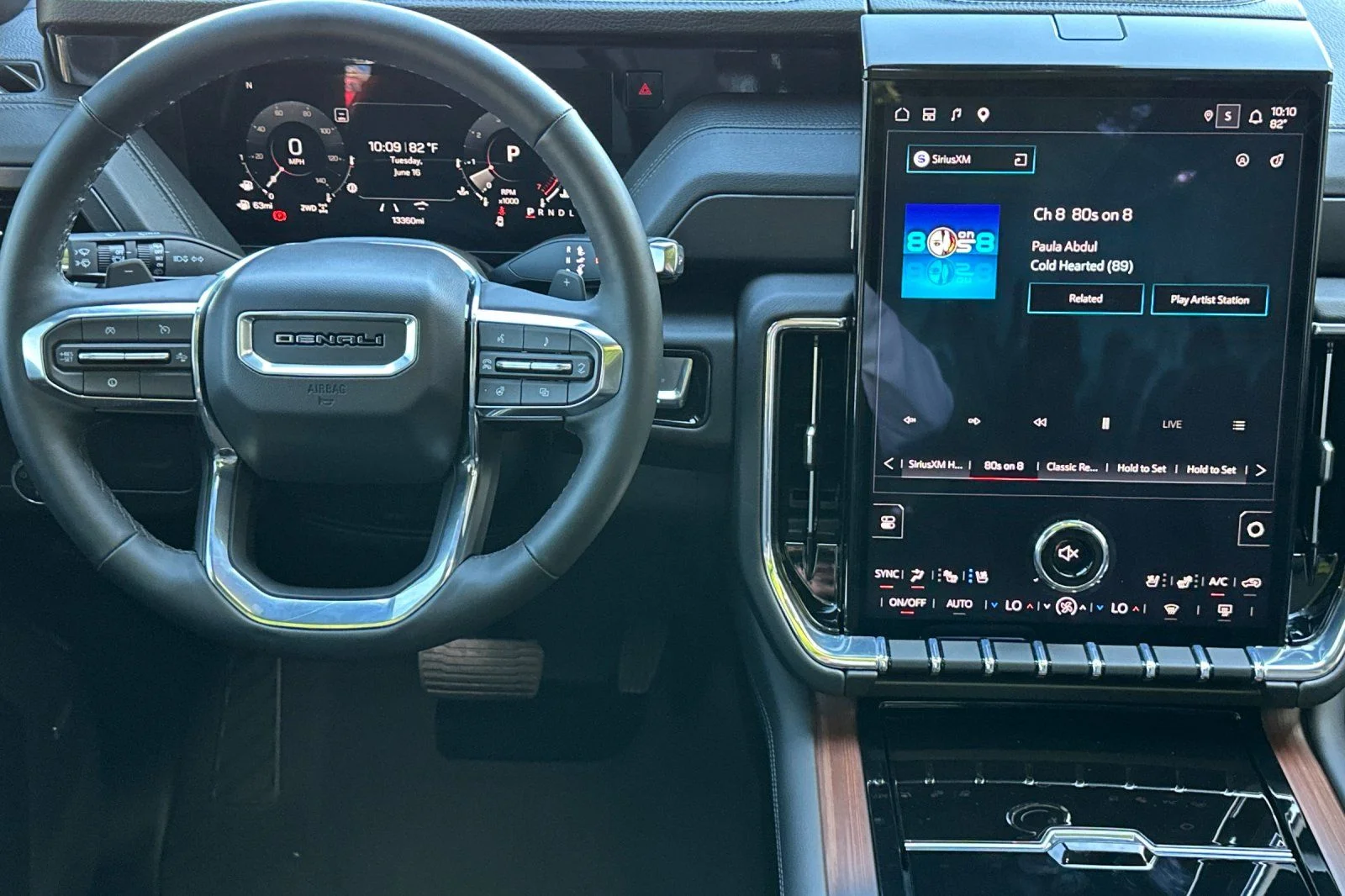 Used 2026  GMC Denali image 13