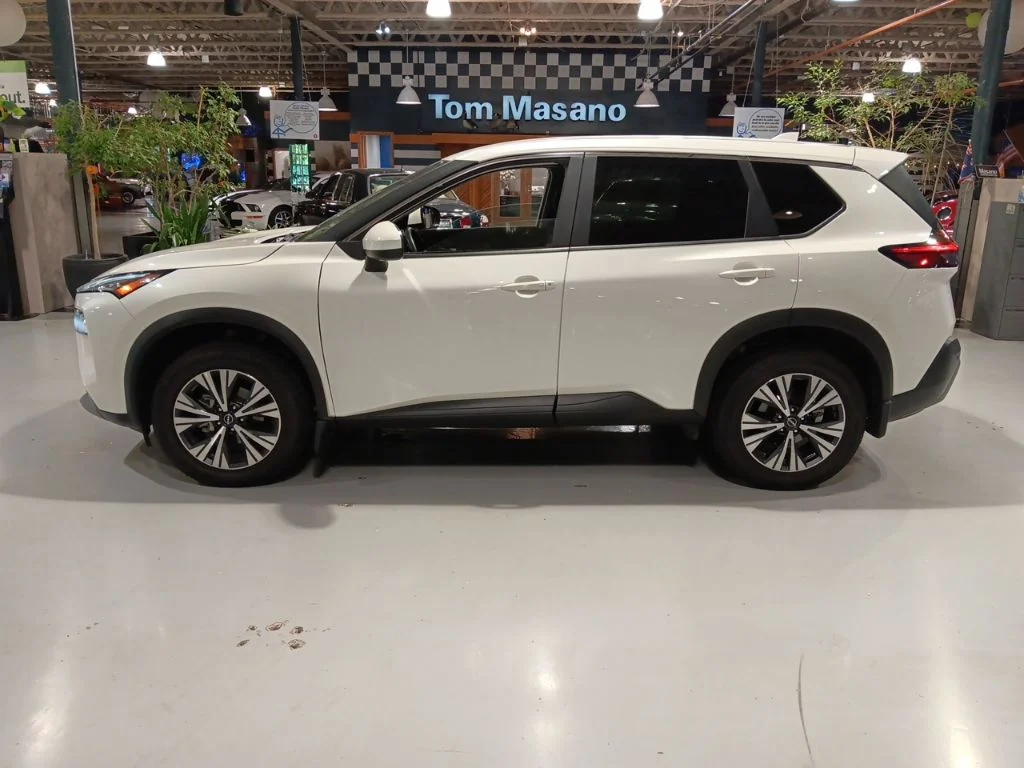 Used 2023 White Nissan SV image 17