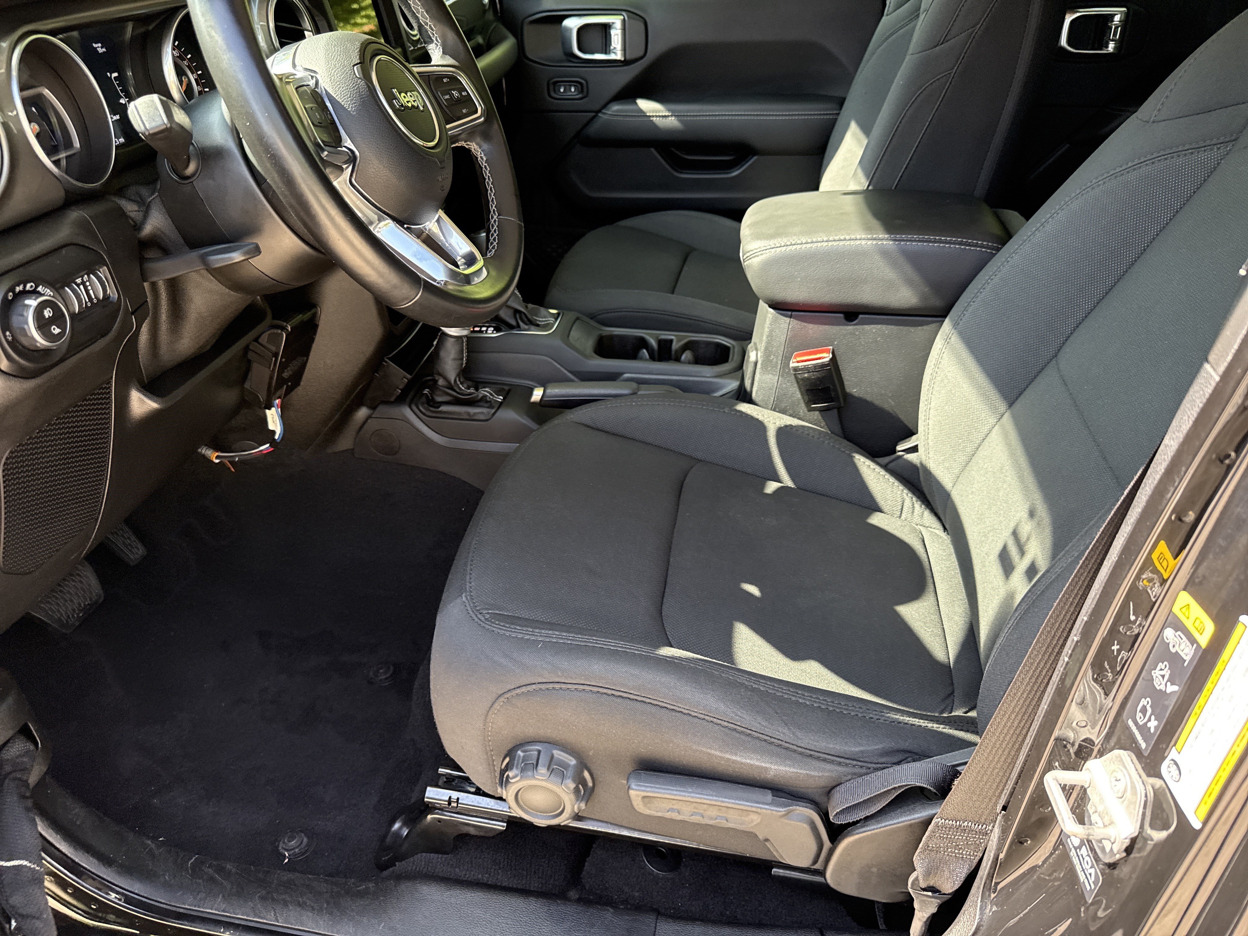 Used 2021 Black Clearcoat Jeep Overland image 9