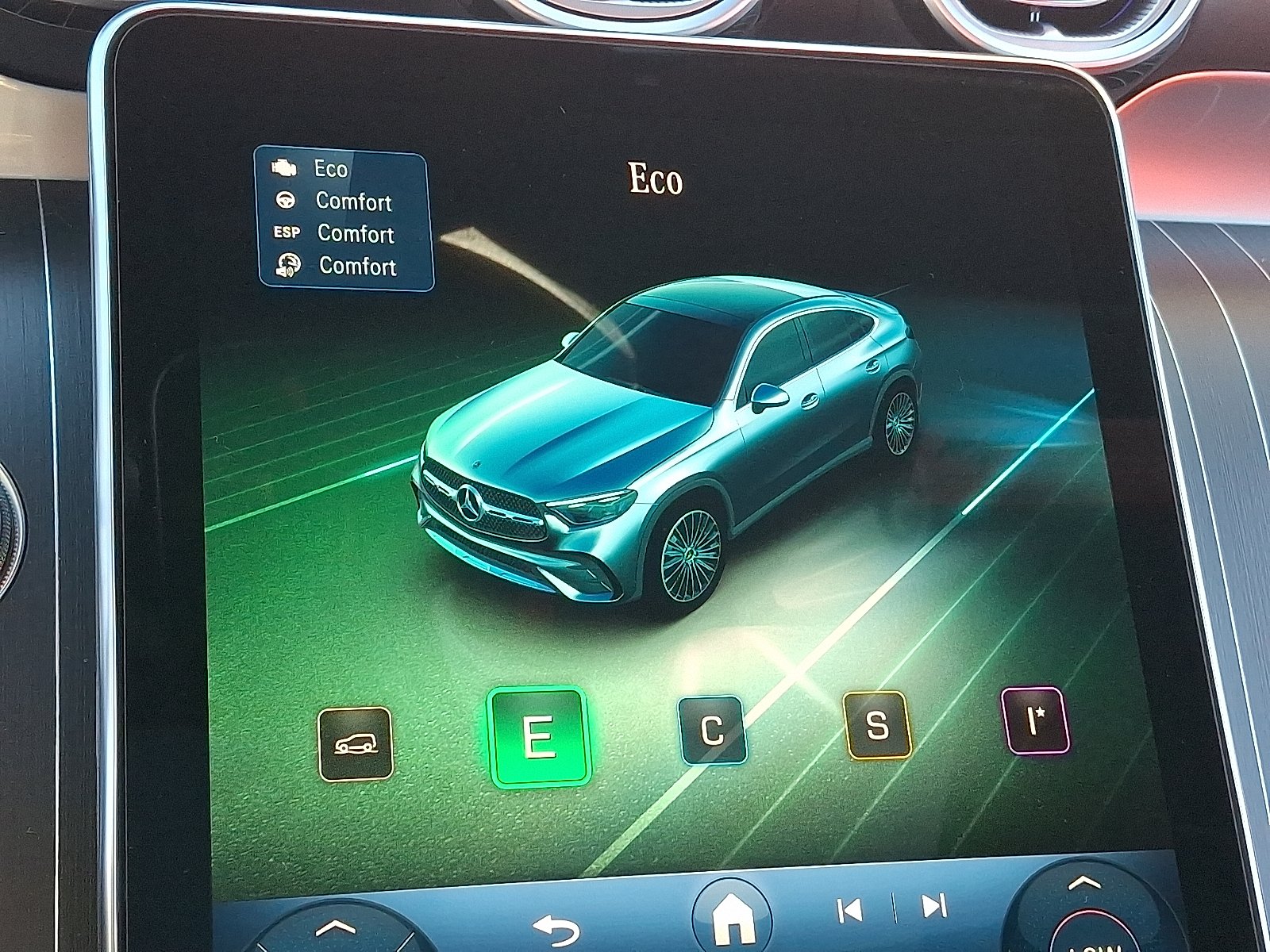 New 2026 Black - 040 Mercedes-Benz 4MATIC® Coupe image 19
