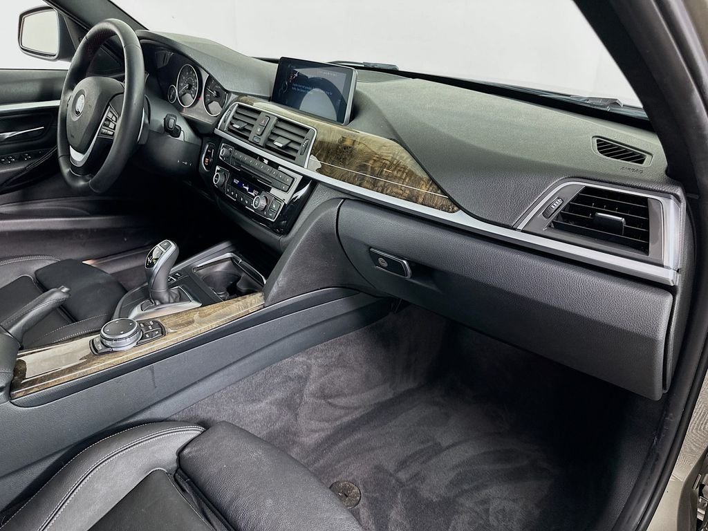 Used 2016 Silver BMW 328i image 29