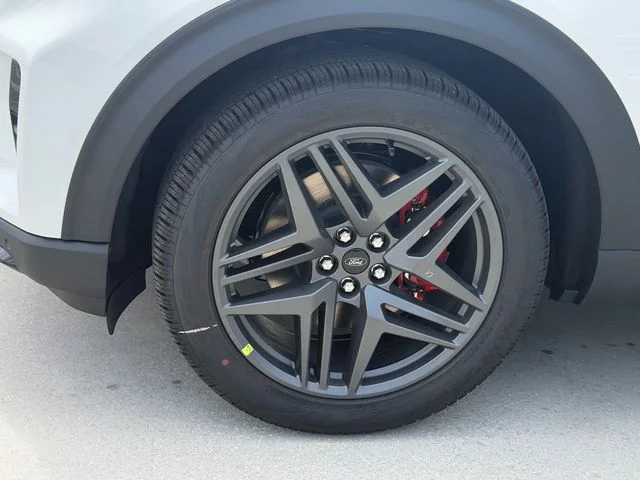 New 2026 Star White Metallic Tri-Coat Ford ST image 4