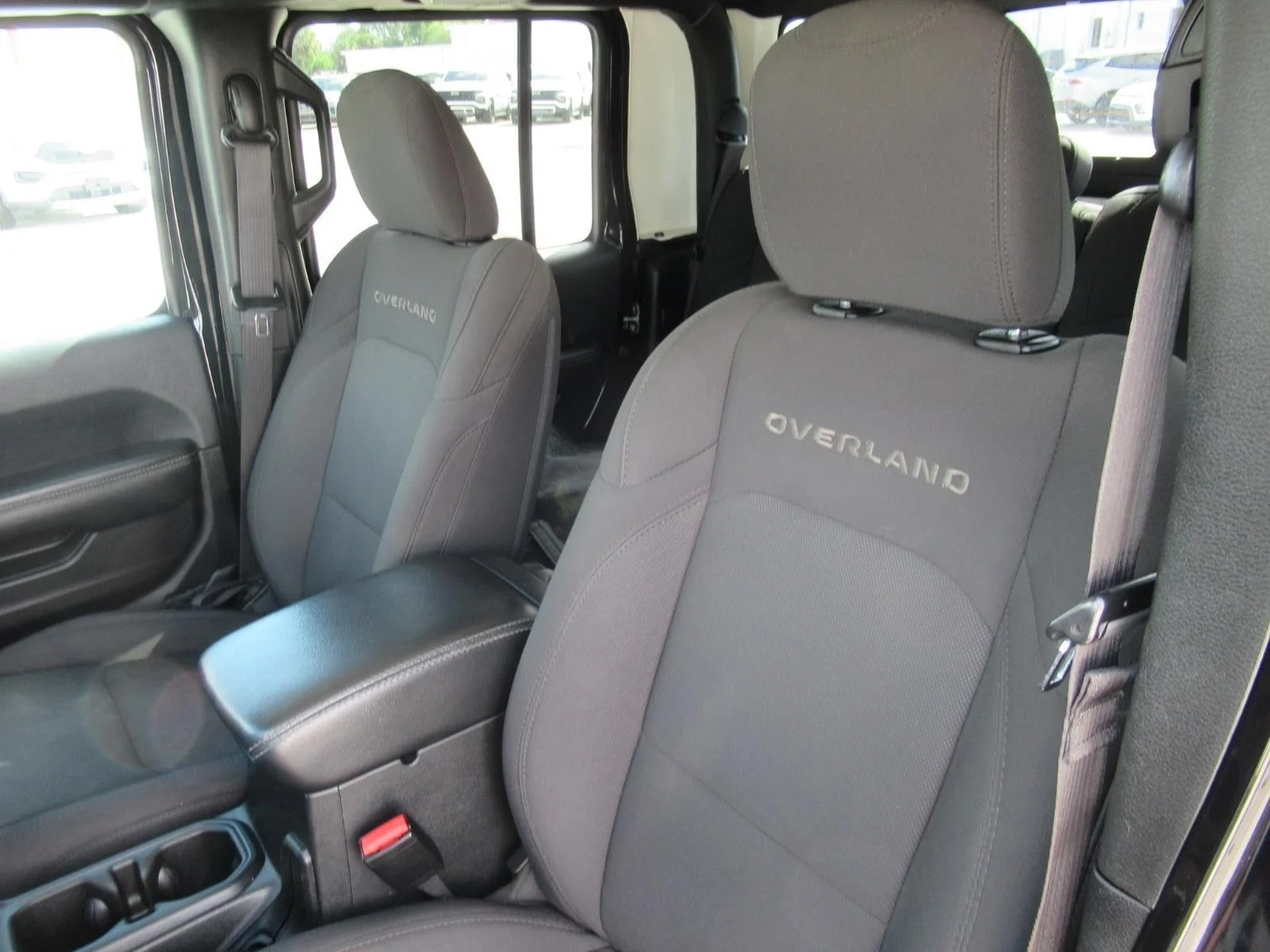 2023 Jeep Gladiator Overland - Photo 18