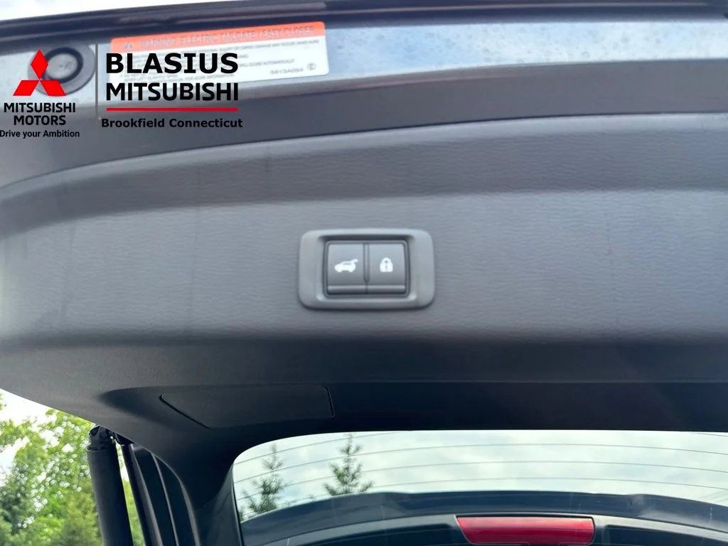 New 2026 Gray Mitsubishi SEL image 49
