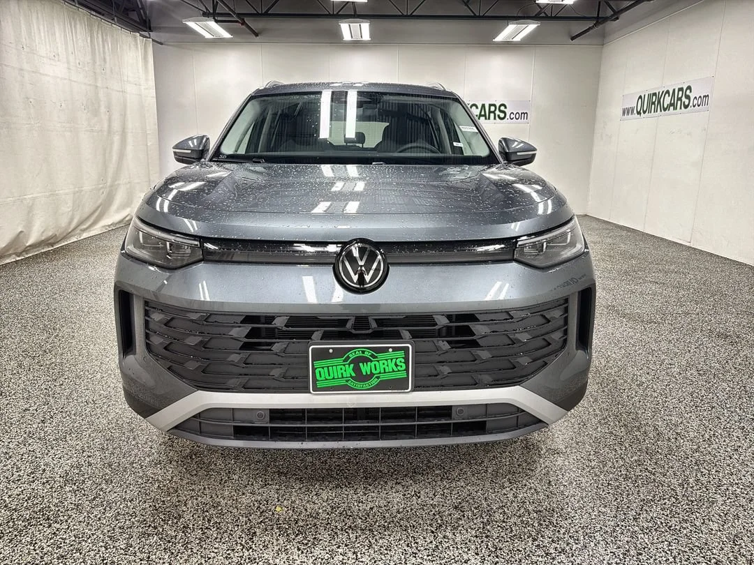 New 2026 Platinum Gray Metallic Volkswagen S image 1