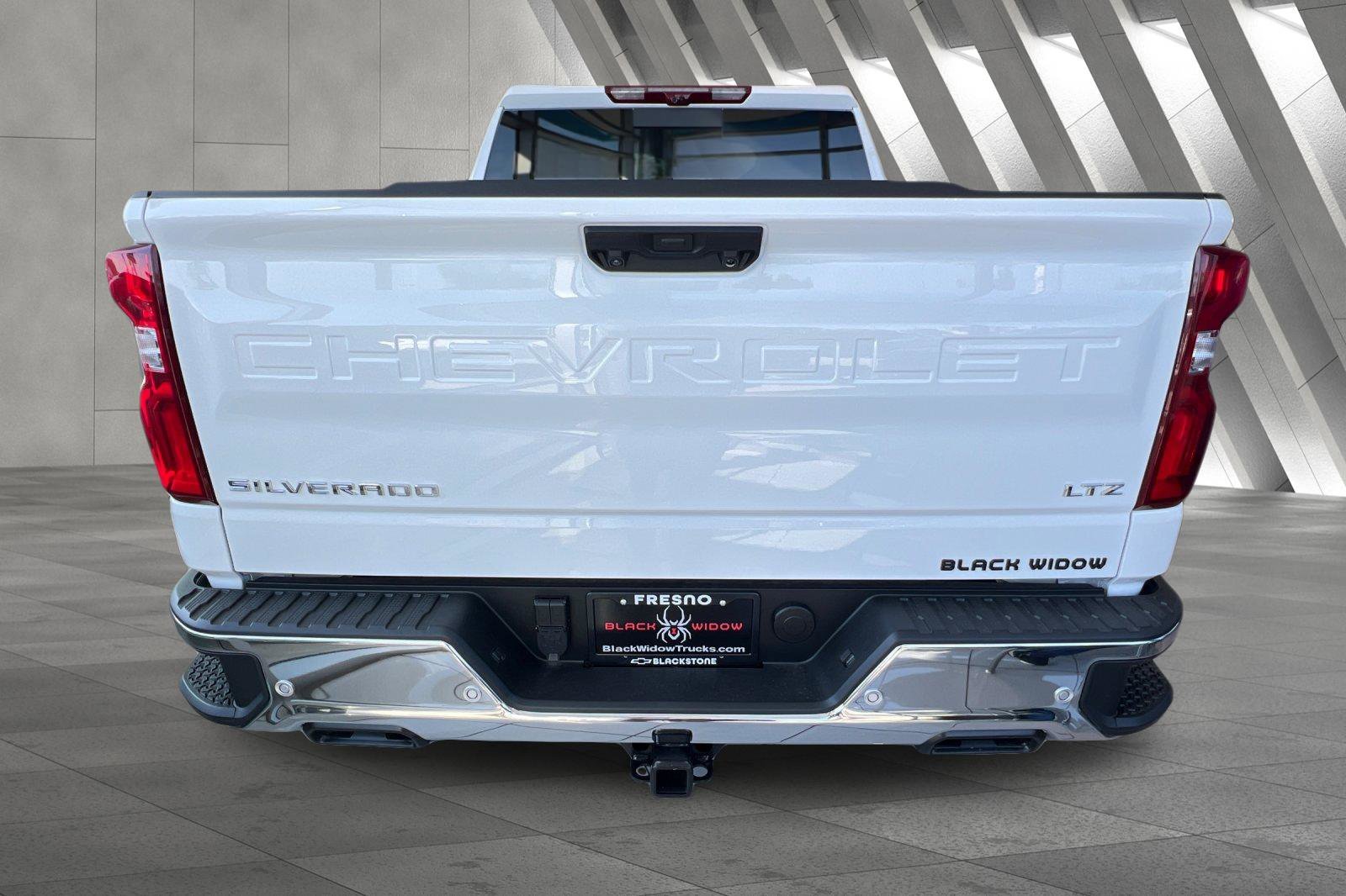 2025 Chevrolet Silverado 1500 LTZ photo 4