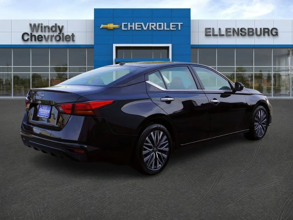 2025 Nissan Altima SV - Photo 7