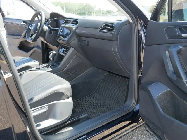 Certified Used 2022 Black Volkswagen 2.0T SE image 20