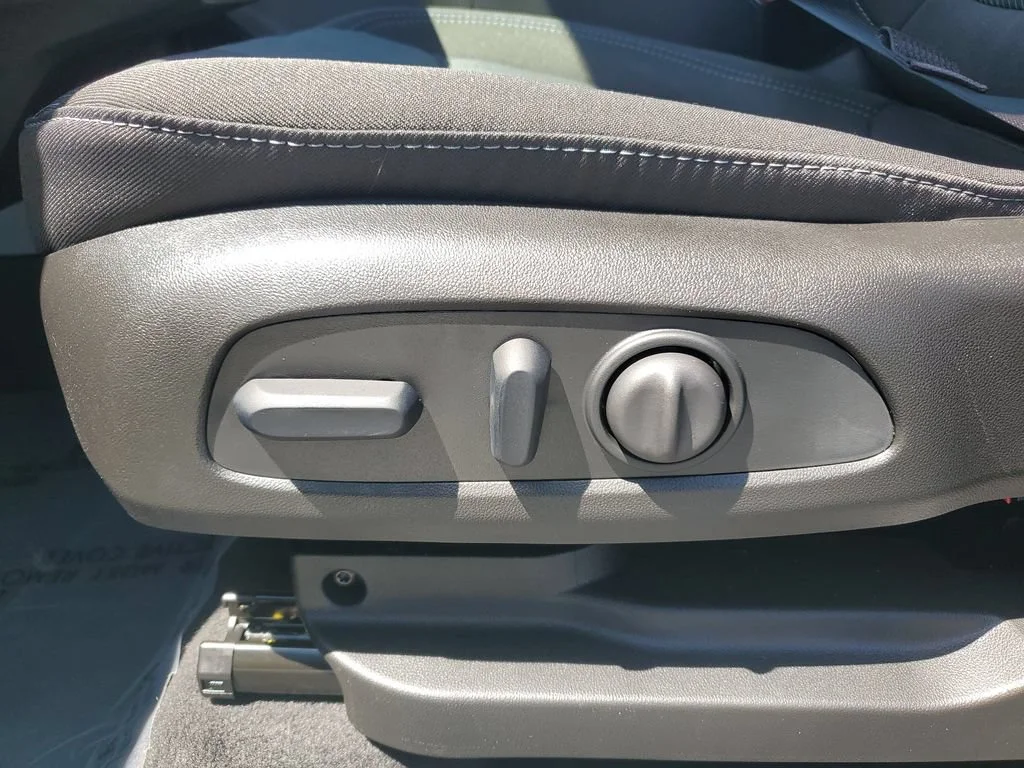 2027 Chevrolet Bolt LT - Photo 21