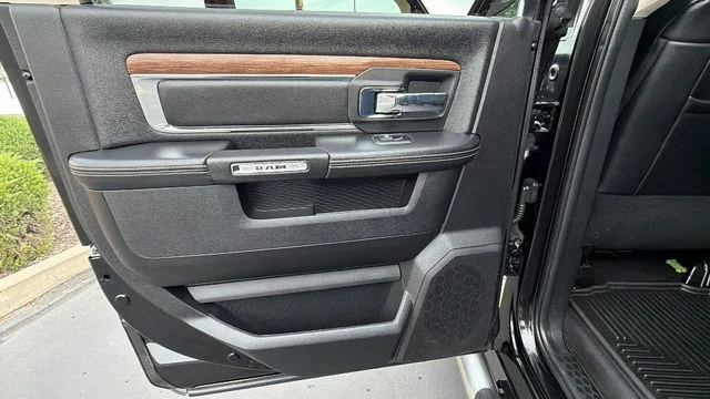 2017 RAM Ram 1500 Pickup Laramie - Photo 16