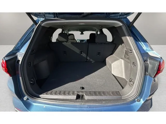 Used 2024 Lakeshore Blue Metallic Chevrolet LT image 31