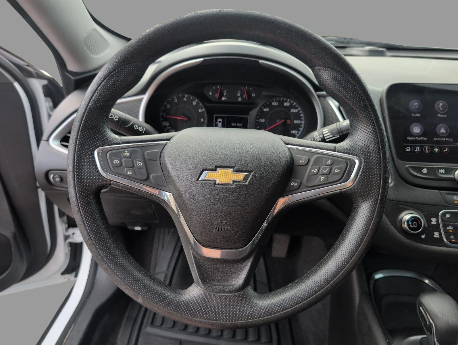 Used 2022 Summit White Chevrolet LT image 29