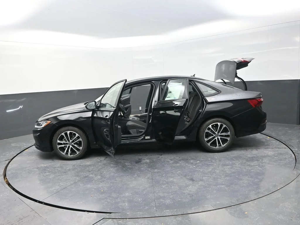 New 2026  Volkswagen 1.5T Sport image 33