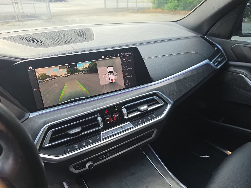 Used 2020 White BMW xDrive40i image 23