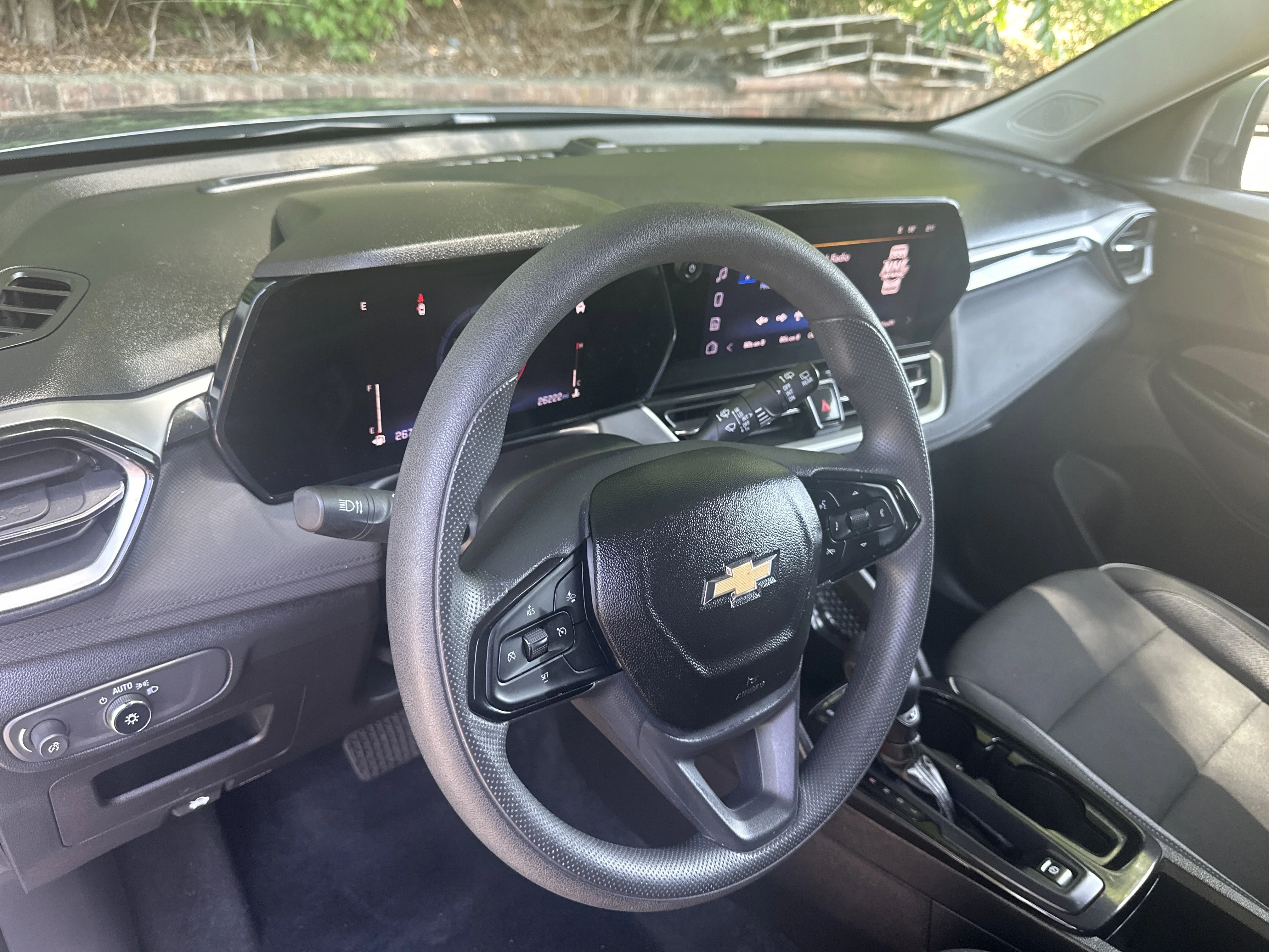 Used 2025 Sterling Gray Metallic Chevrolet LT image 18