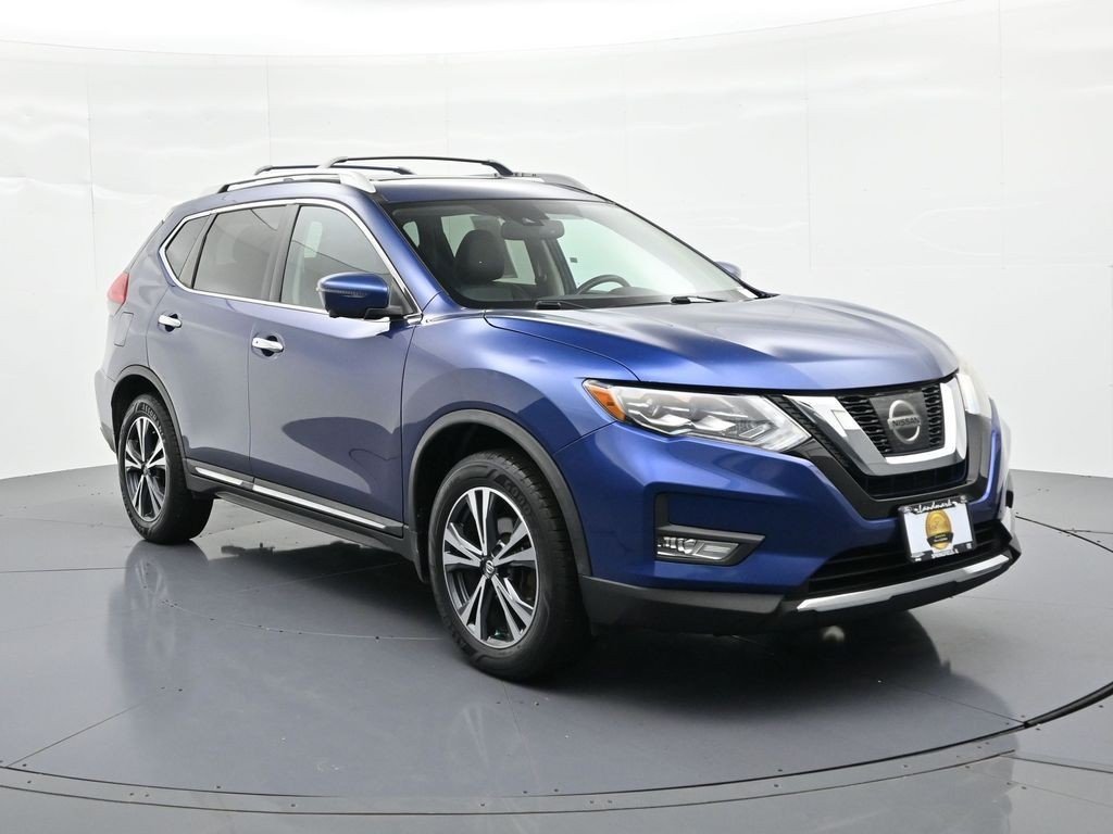 Used 2017 Caspian Blue Nissan SL image 4