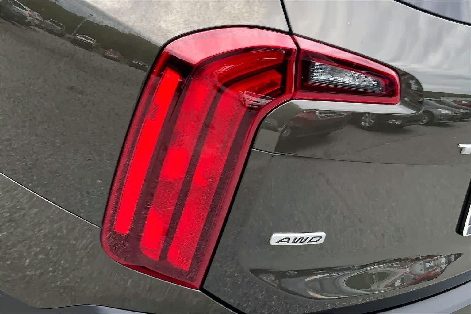 Used 2022 Dark Moss Kia S image 26