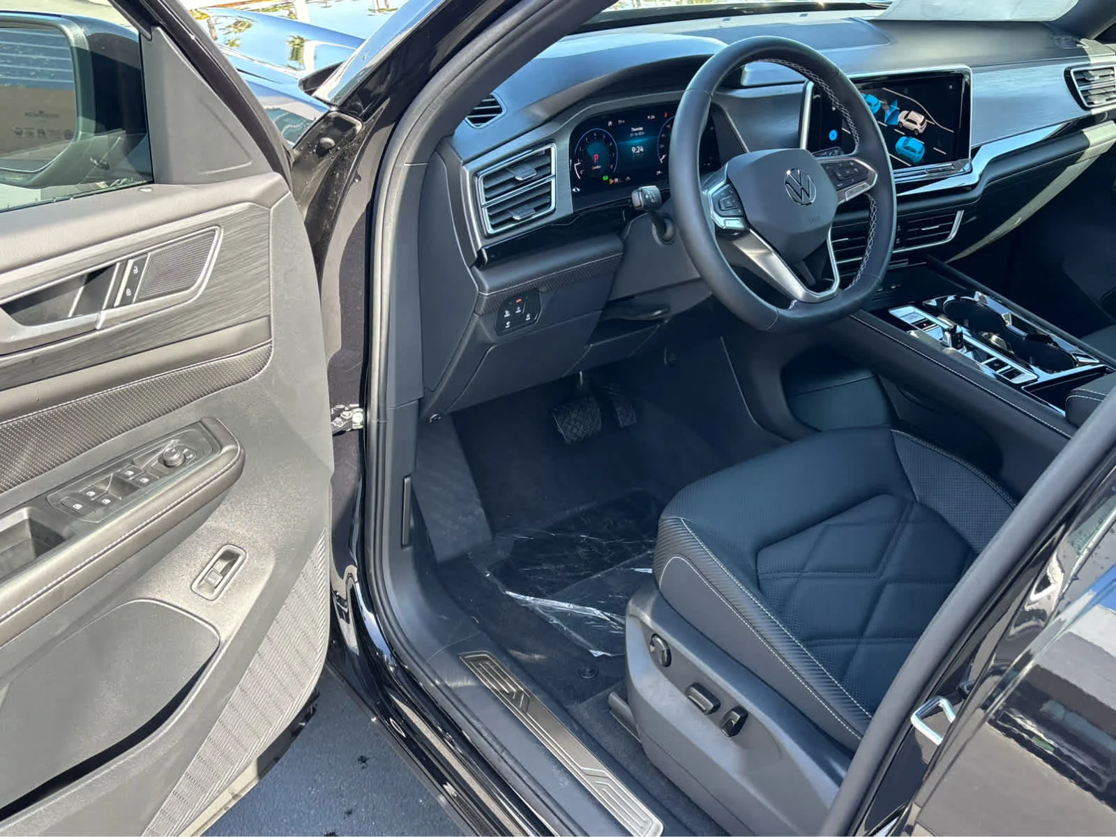 New 2026 DEEP BLACK Volkswagen 2.0T SE w/Technology image 6