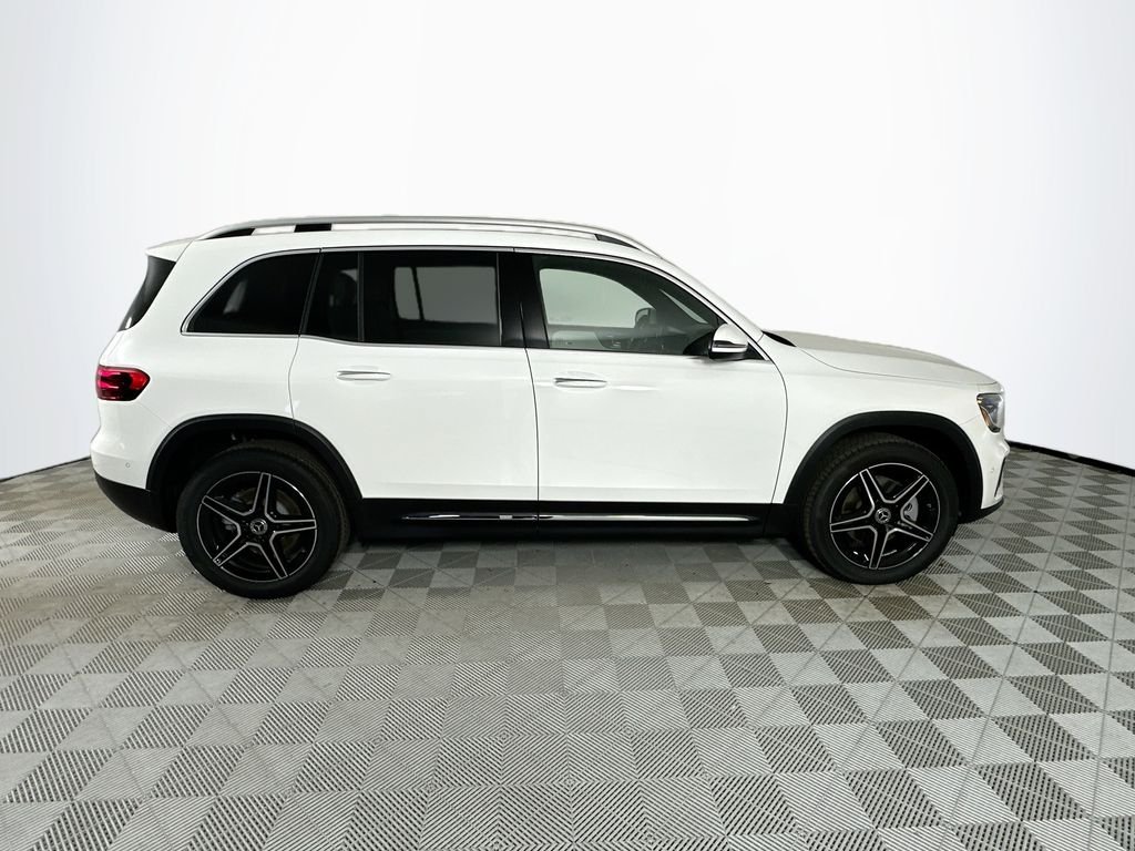New 2026 Polar White Mercedes-Benz GLB 250 image 8