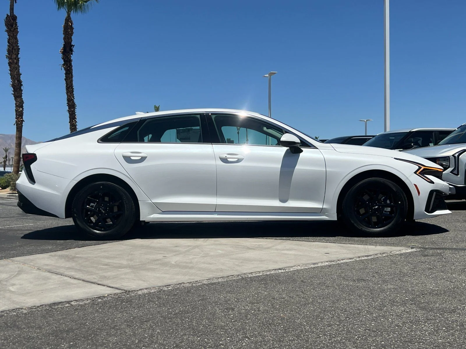 New 2026 White Kia LXS image 2