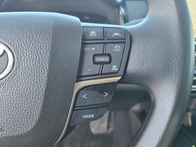 Used 2025 White Toyota LE image 18