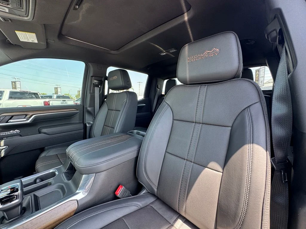 Used 2025 Black Chevrolet High Country image 19