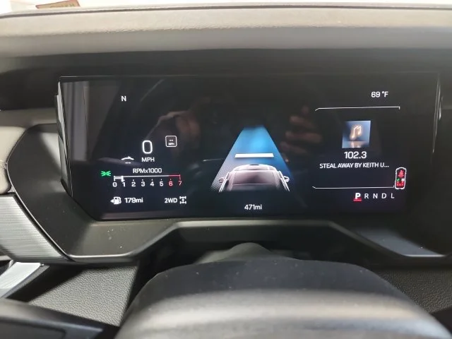 New 2026 Glacier White Tricoat GMC Elevation image 21