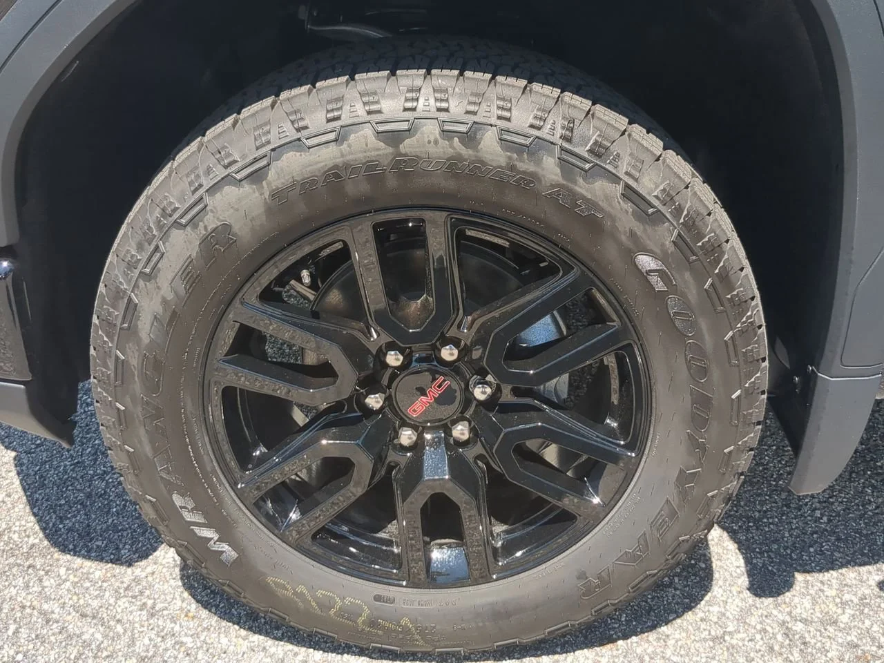 New 2026 Onyx Black GMC Elevation image 32