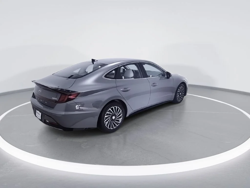 Used 2023 Gray Hyundai SEL image 8