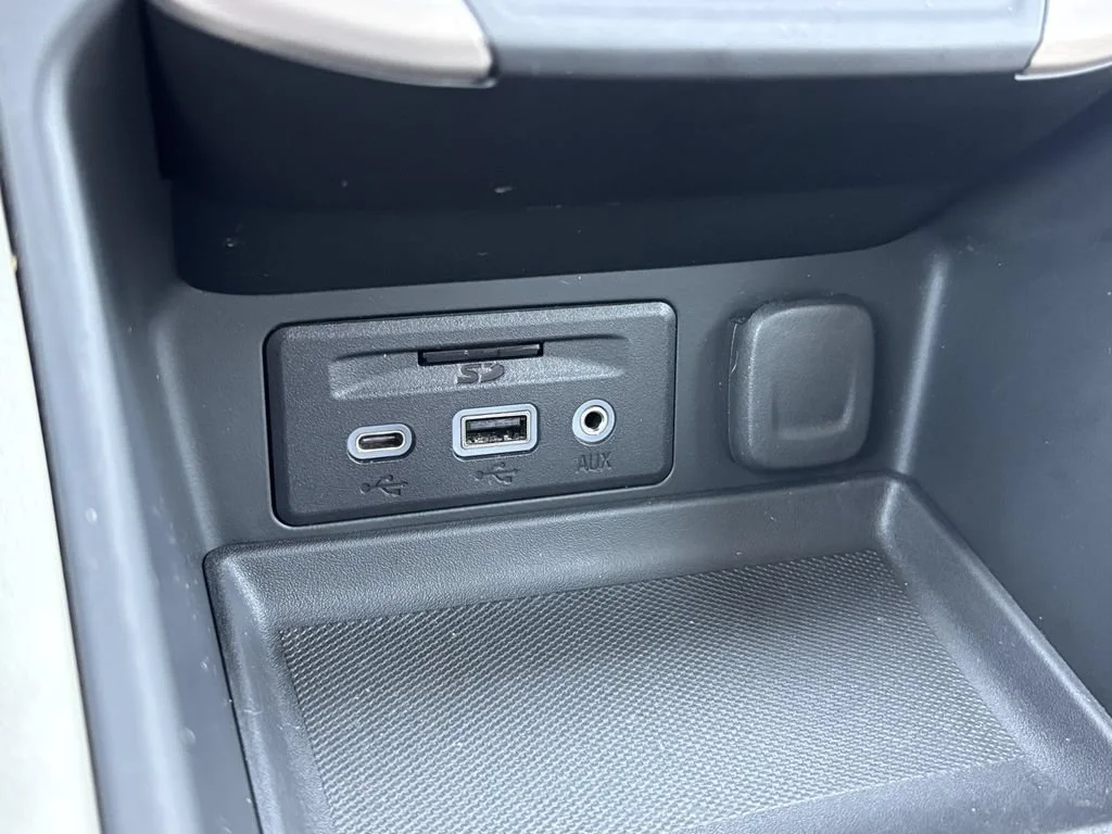 Used 2023 WHITE FROST TRICOAT GMC Denali image 28