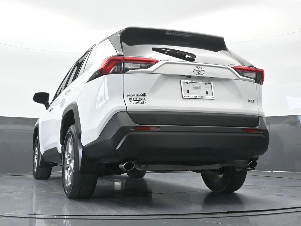 Used 2025 Ice Toyota XLE image 52