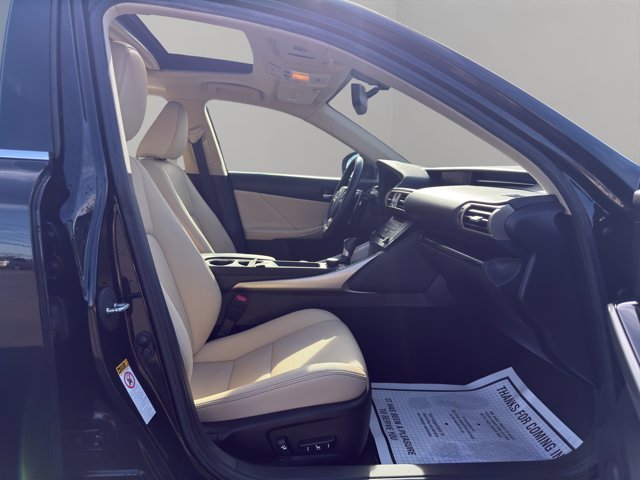 Used 2016 Black Lexus  image 21