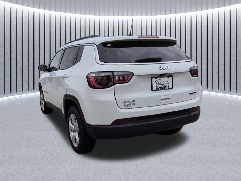 Used 2022 White Jeep Latitude image 6