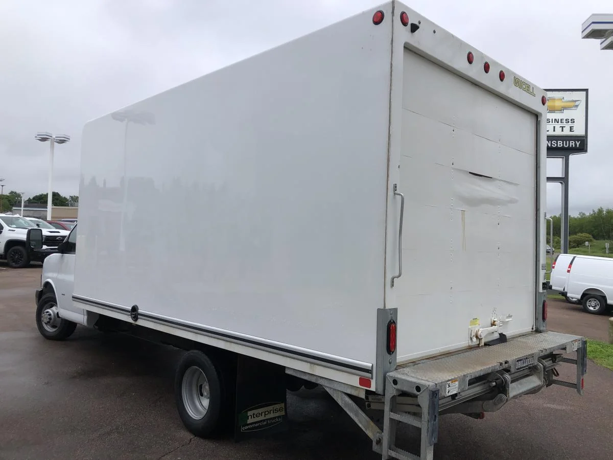 Used 2023 White Chevrolet 3500 Van 177 image 5